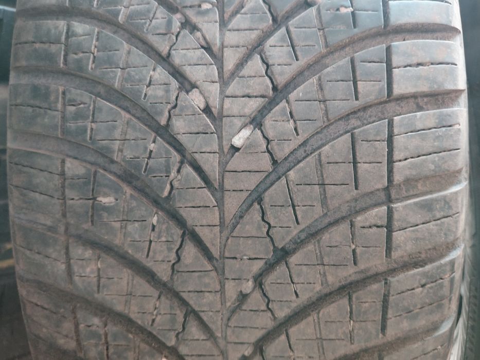 215/60/17" Goodyear 2бр.гуми.дот 2023