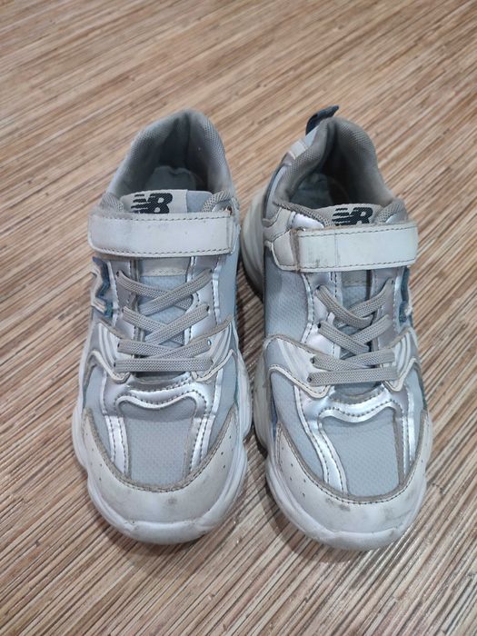 Продам кроссовки 36 р