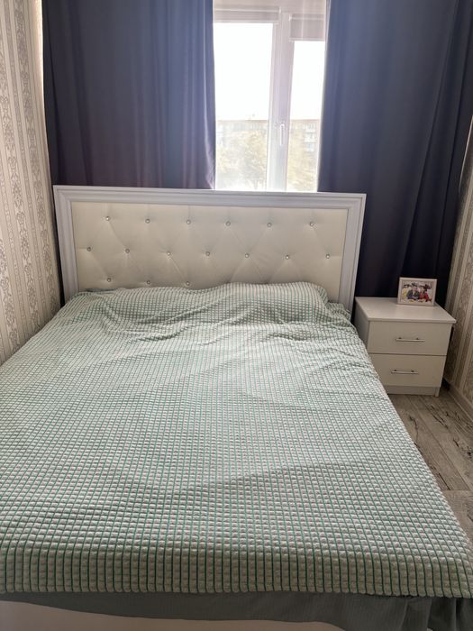 Продается спальный гарнитур