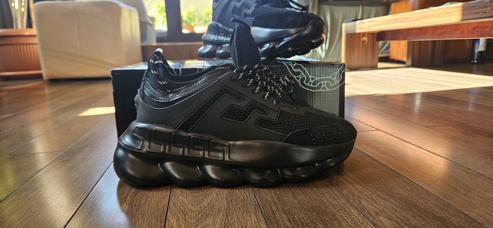 versace chain reaction