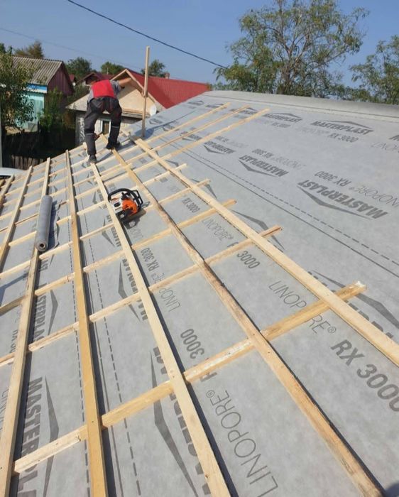 Executam acoperisuri si montaj tigla metalica