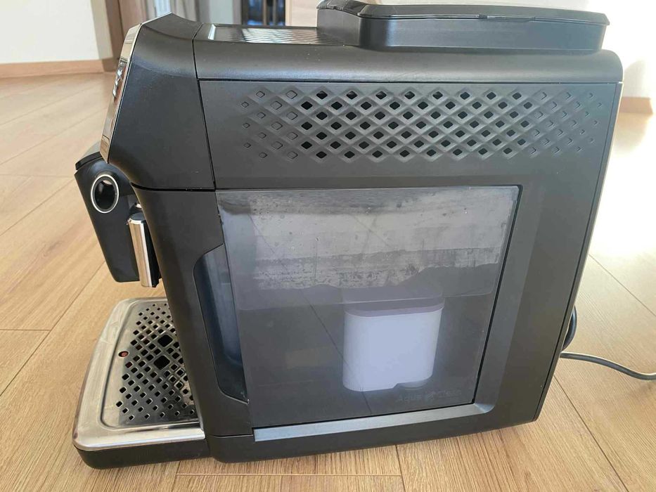Кафеавтомат Philips 4300 с LatteGo пяна с каничка за мляко