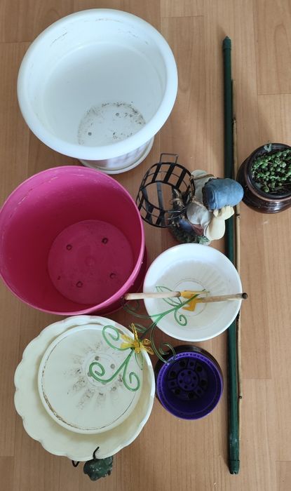 Продам  горшки для цветов