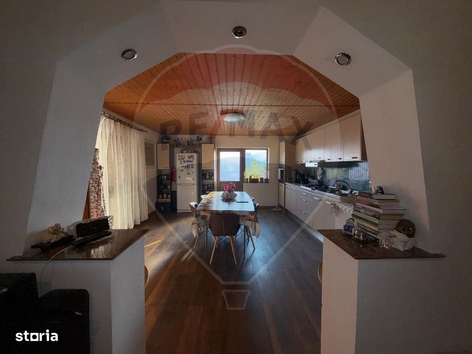 Casa cu teren de vanzare Golesti-Ramnicu Valcea / Manastirea Filimon
