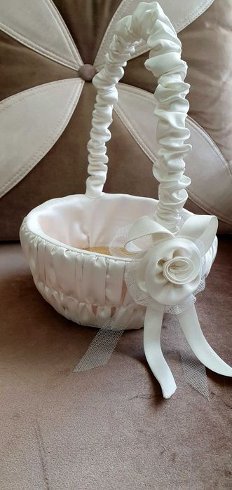 Coș de mireasă - pentru petale de flori