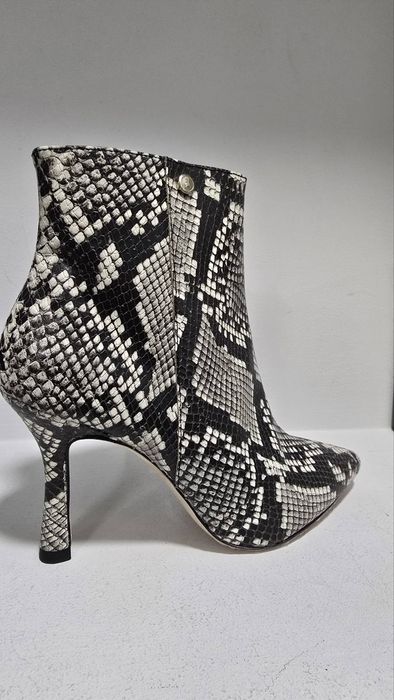 Patrizia Pepe боти