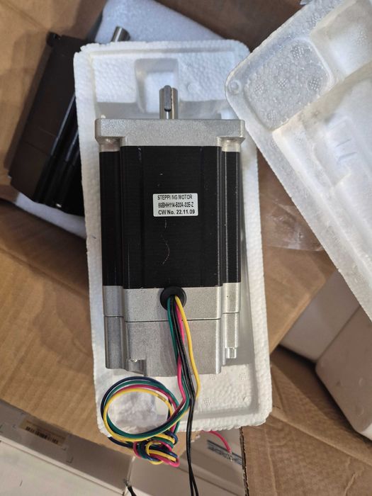 CNC драйвъри, мотори и лагери – ликвидационна разпродажба, нови!