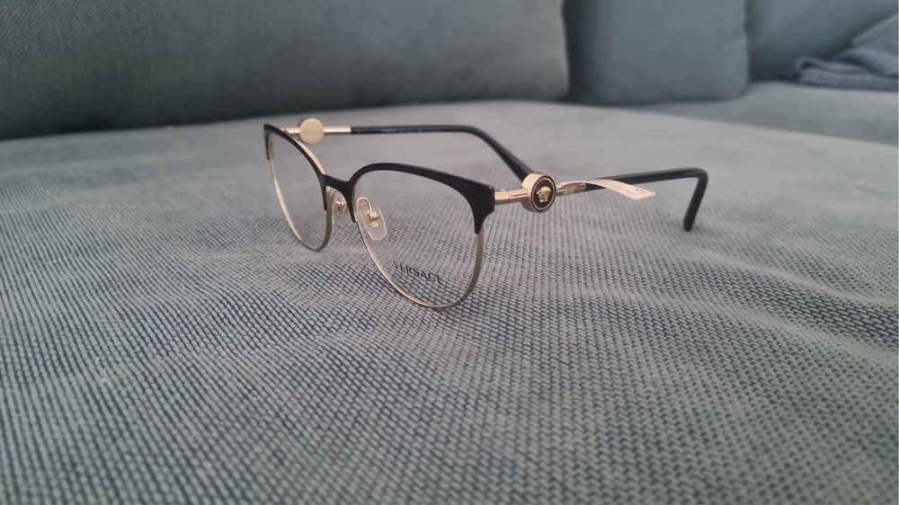 vand rama  noua ochelari dama Versace