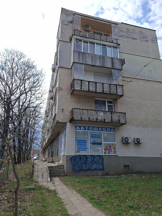 Продава се помещение 127 кв , Враца бул.Мито Орозов 33