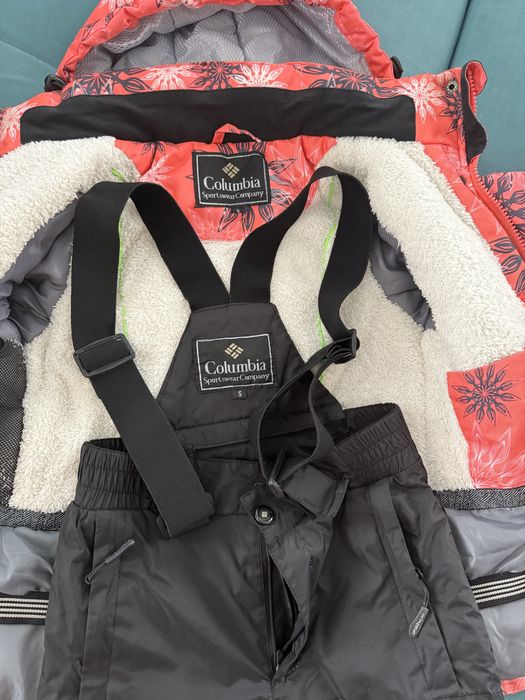 Продам лвжный костюм на девочку