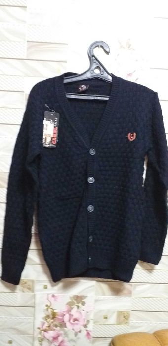 Продам недорого новые мужские полуверы,размер 48,цена 2300т.