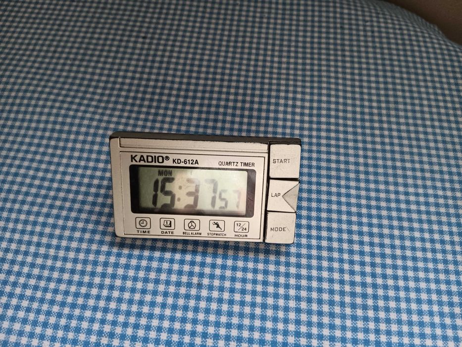 Ceas de masa vechi Kadio KD-612A, clasic, de Colectie, Vintage