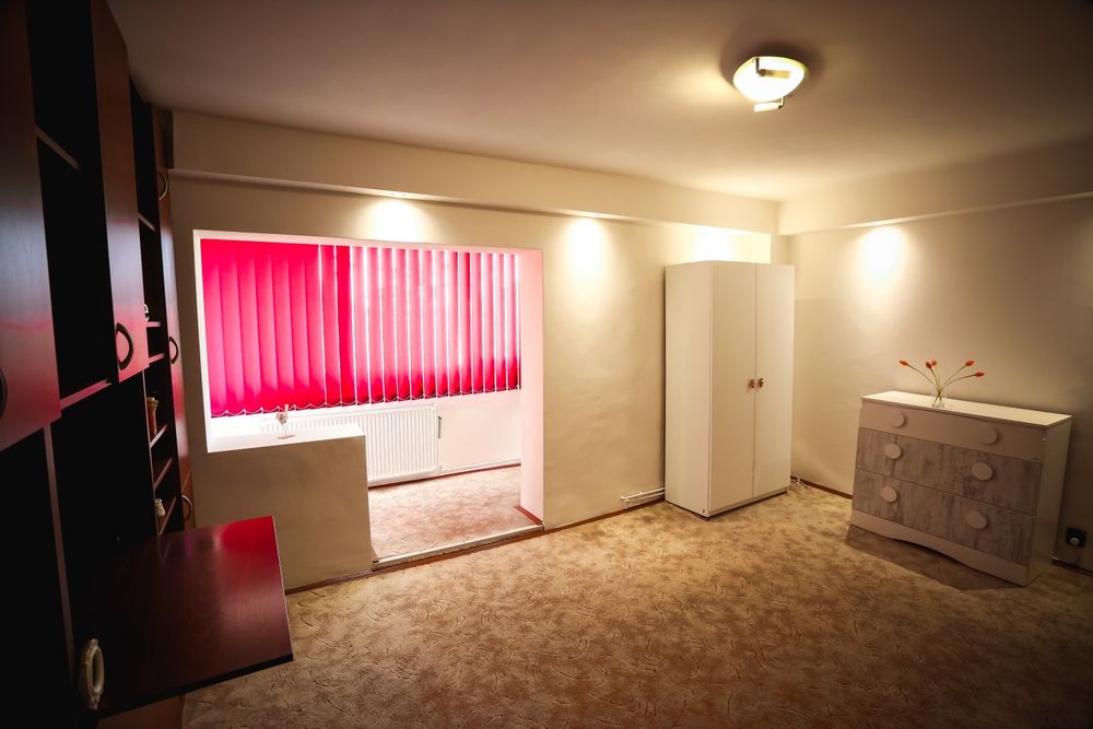 Închiriez apartamen