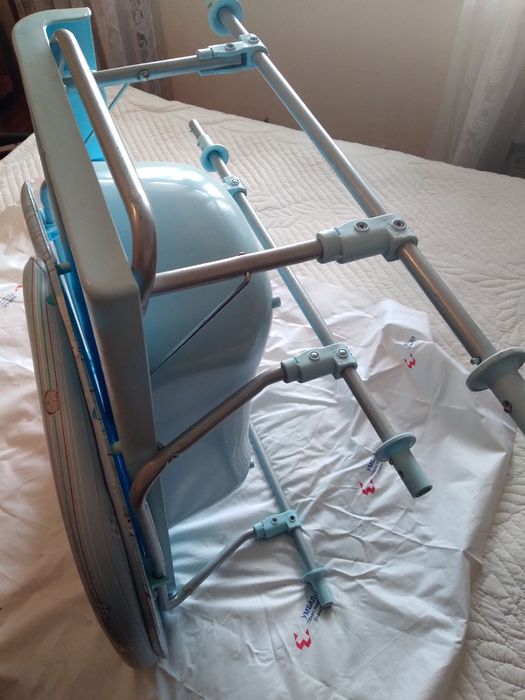 Ваничка за бебе с пововалник