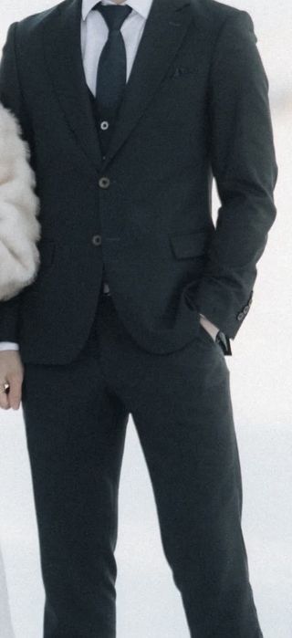 Продам мужской костюм