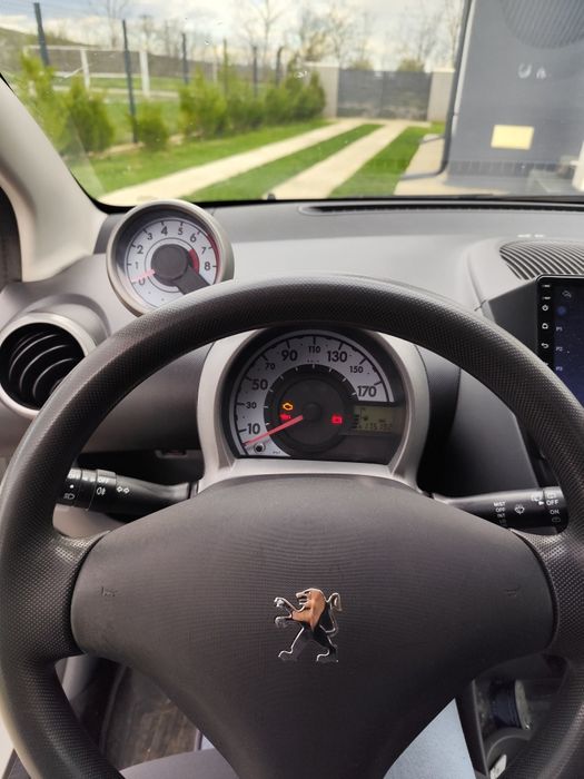 Peugeot 107  – 5 Uși | Navigație | AC | 175.000 km
