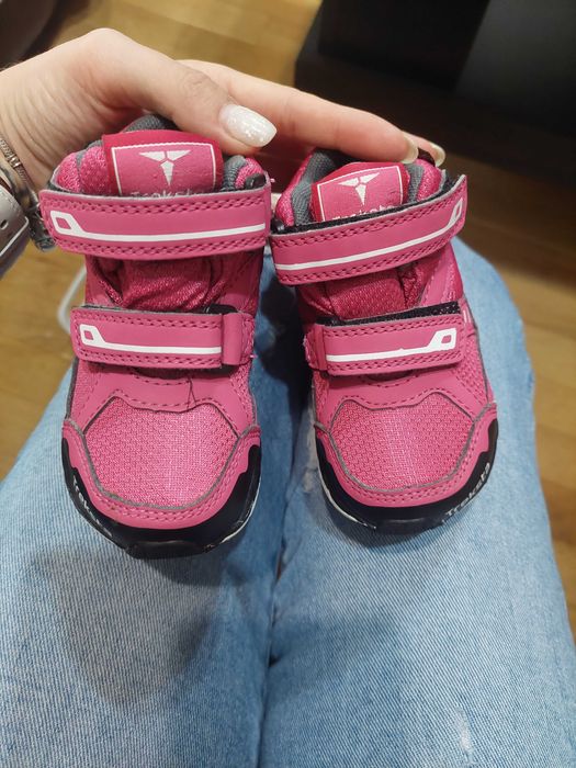 Детски спортни обувки