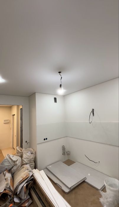 натижной потолок