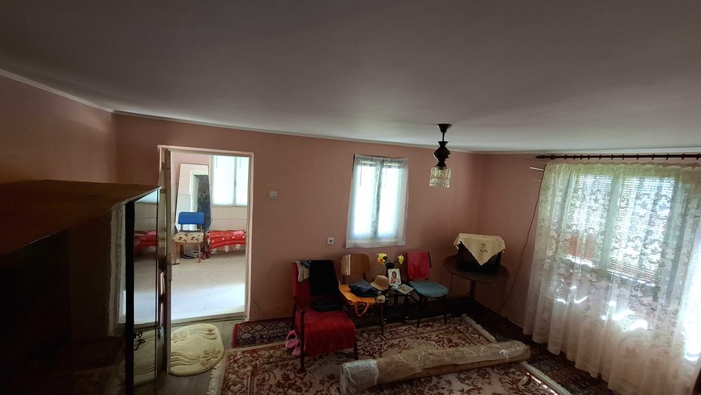 Casa Moraresti 3 camere si/sau teren stradal intravilan 6522 mp