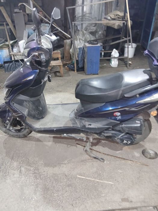 Продам скутер Х-7