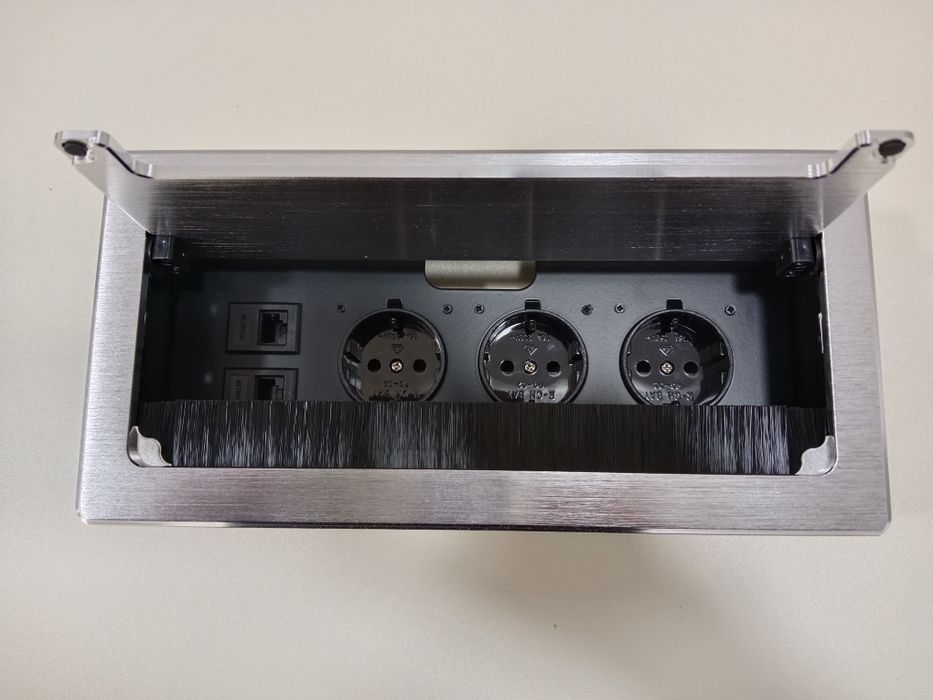 Розетка настольная Розетка наполная