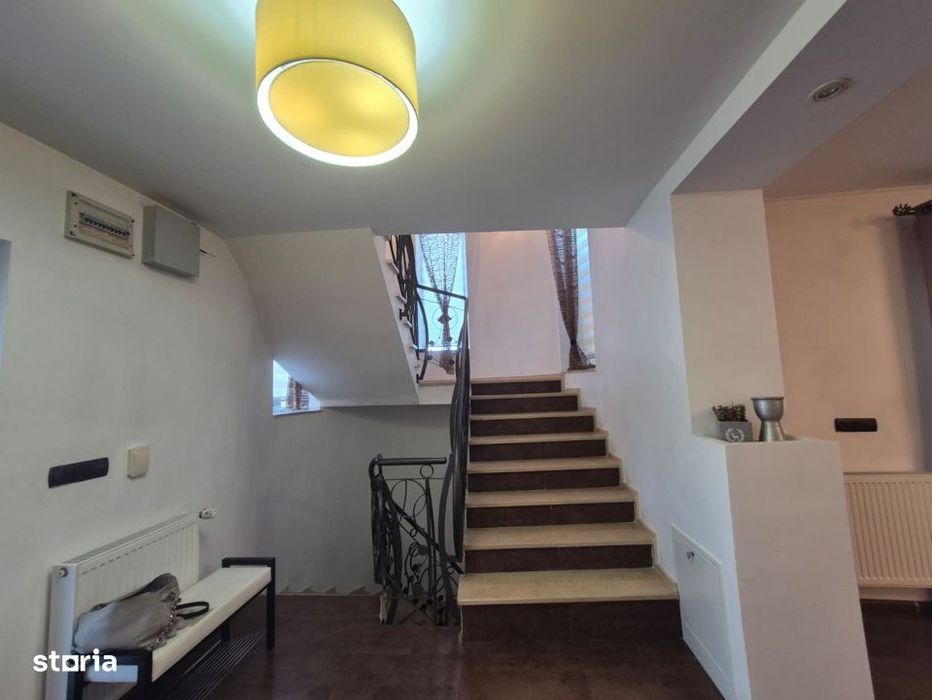 Casa individuala, garaj, 3 parcari, 210mp, gradina, Dambul Rotund