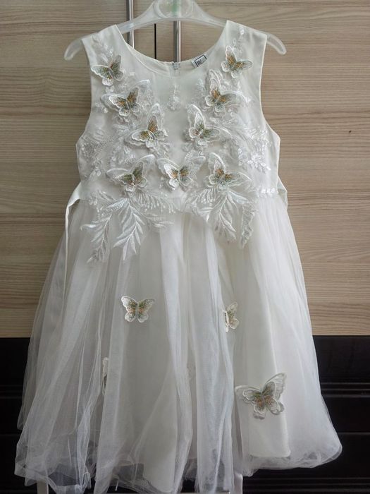 Продам праздничные платья недорого!