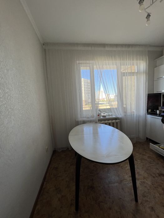 Продается стол для кухни