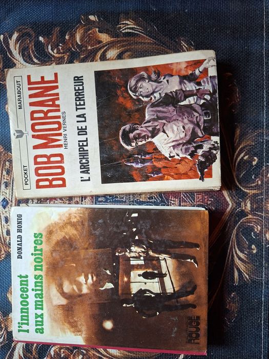 книги  всички по две €