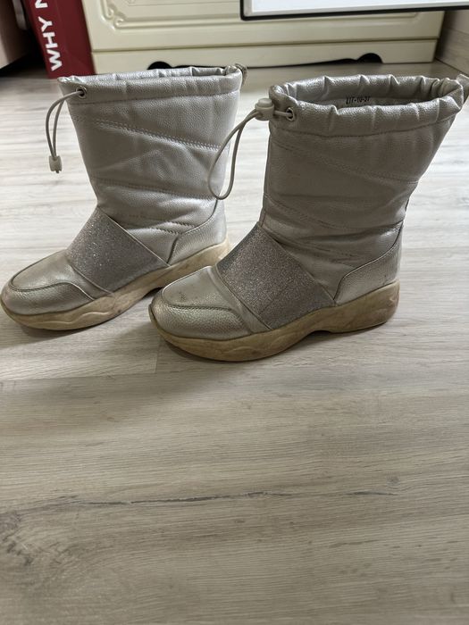 Продам зимние сапоги женские