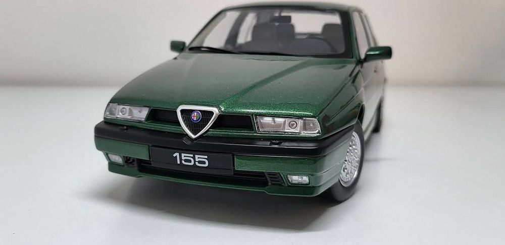 Machetă Alfa Romeo 155 1996 1/18 TRIPLE9