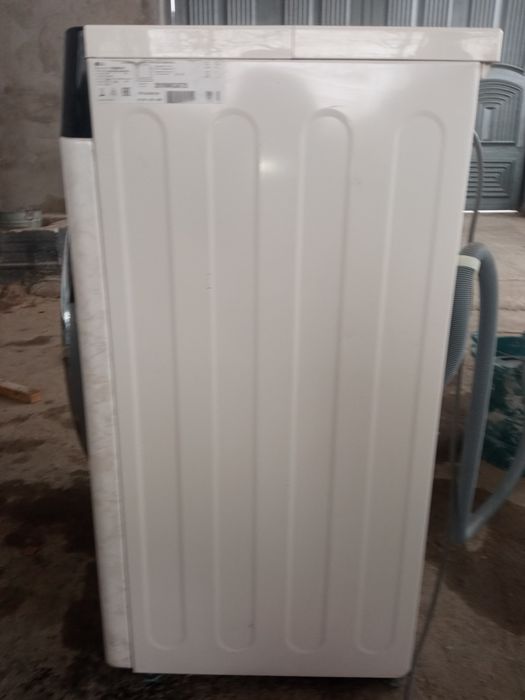 Стиральная машина LG 7KG в хорошем состоянии