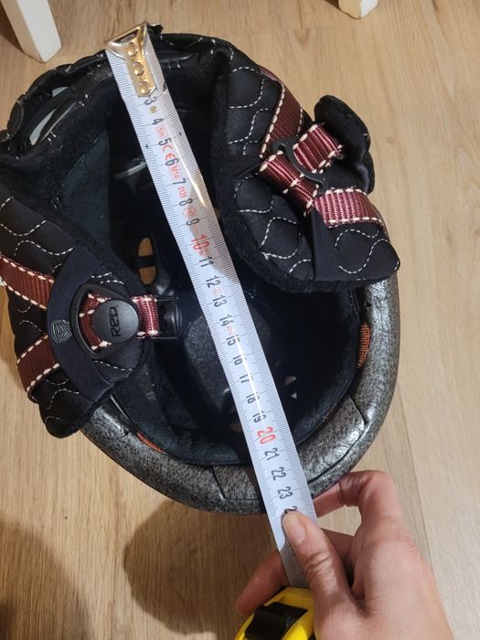 Дамска /момичешка ски каска 30лв.