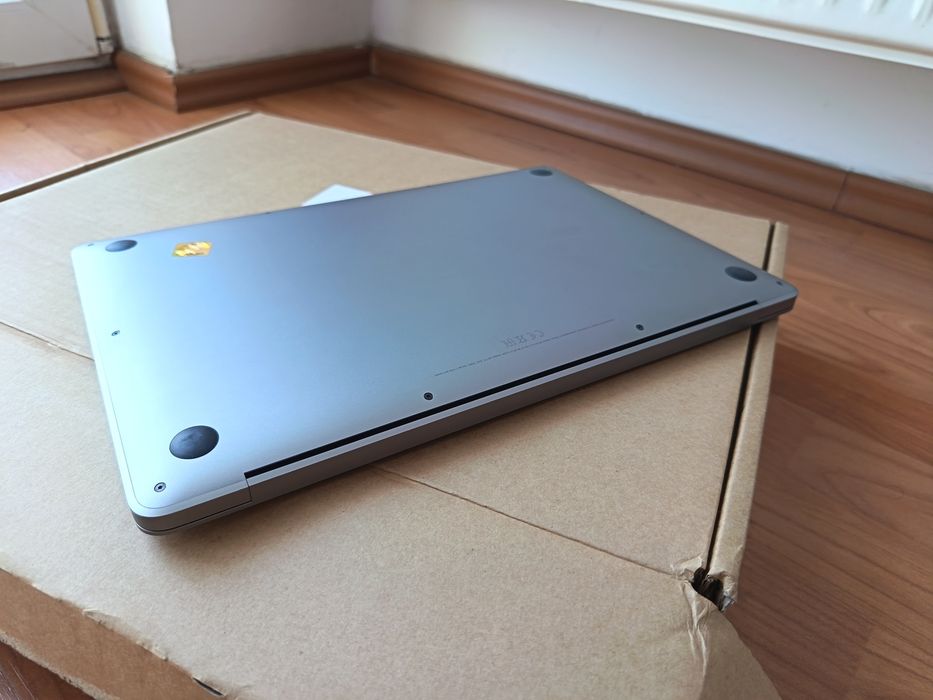 MacBook Air M1 13,3 2021 SuperRetina 8GB 256 95% BATTERY