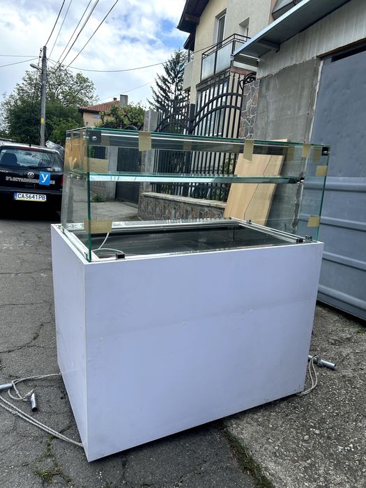 Хладилна витрина за салати