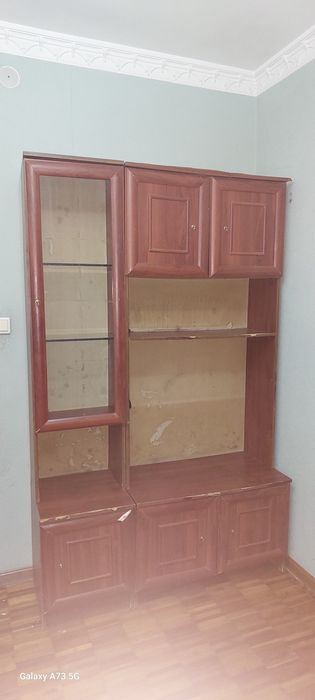 Продаёться шкаф книжный