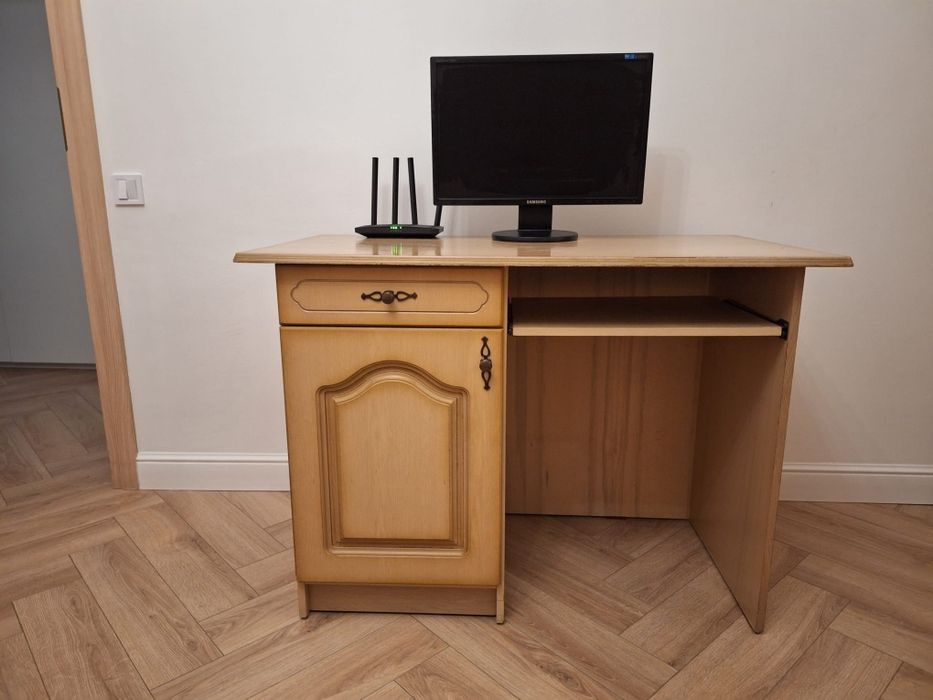 Mobilier dormitor, lemn masiv si pal