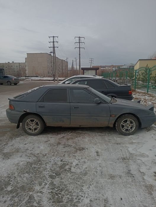Продам срочно Mazda 323