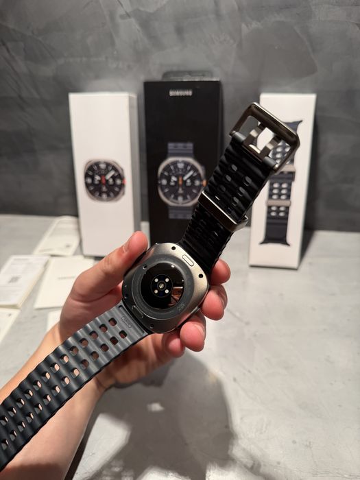 КАТО ЧИСТО НОВ Samsung Galaxy Watch Ultra LTE Titanium Silver
