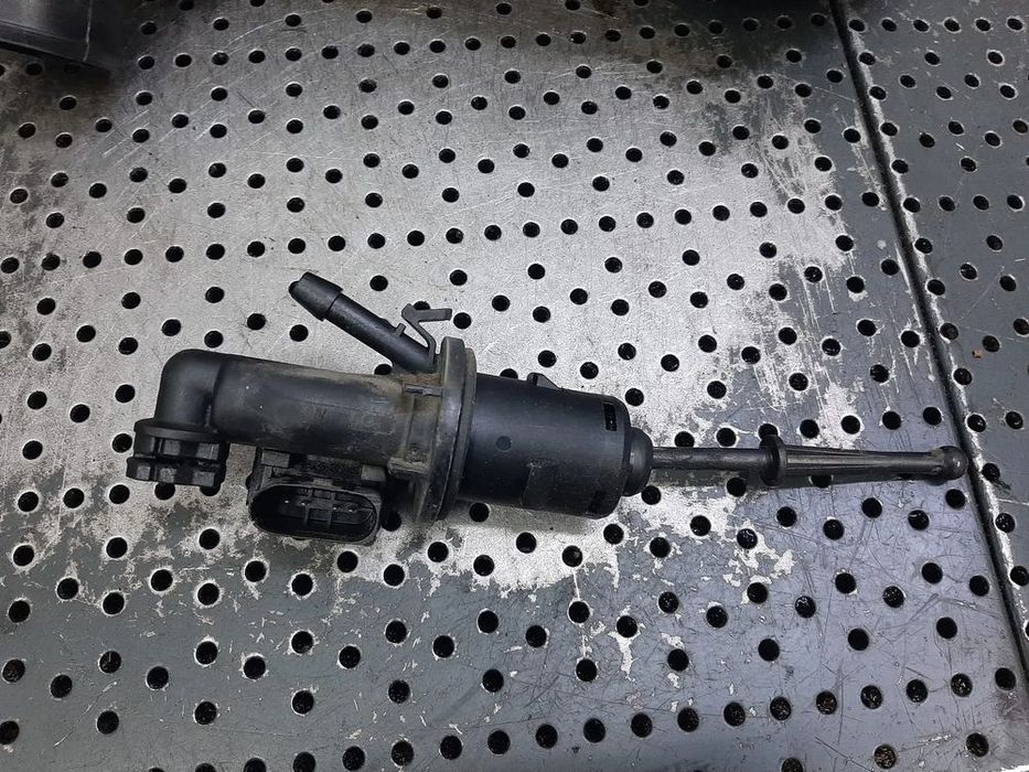 pompa ambreiaj vw golf 5 1k0721388r