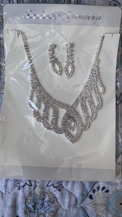 Колье с сережками