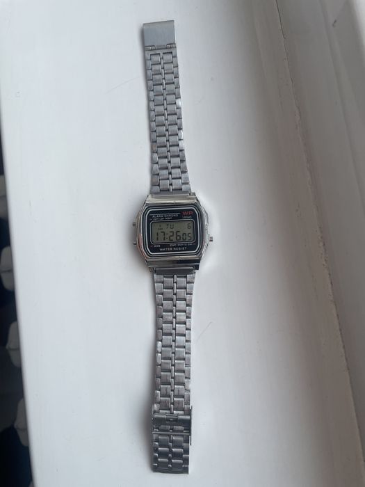 Продам кварцевые часы