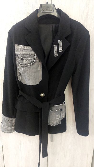 Сако ,чисто ново