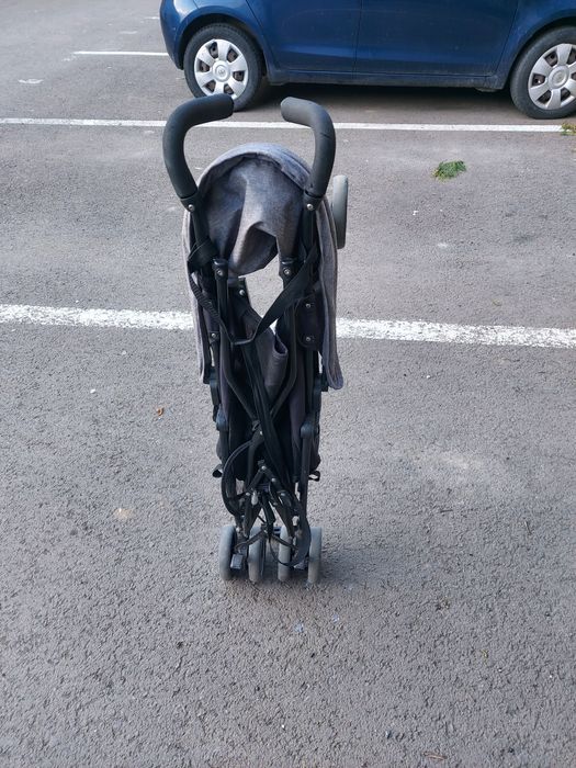Cărucior sport Beemoo tip umbrelă - ușor și compact