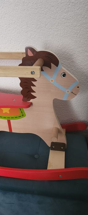 Дървено конче за деца до 3г