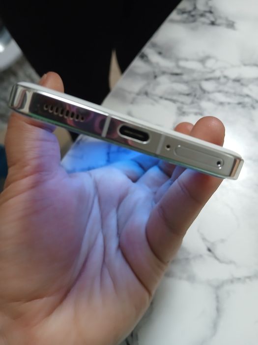 Vând xiaomi 13 leica