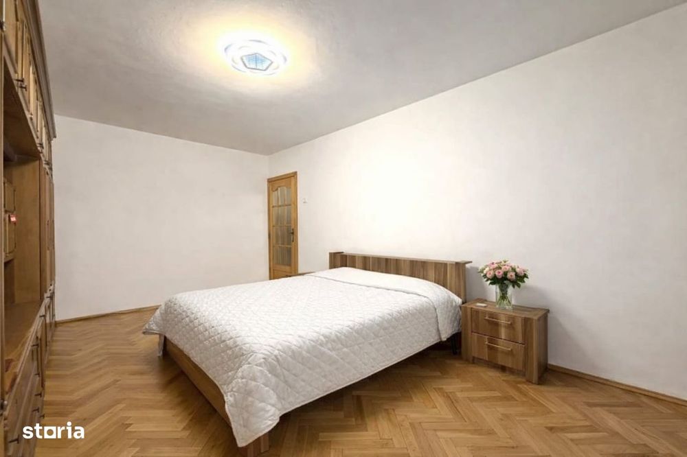 Vând apartament cu 2 camere decomandat