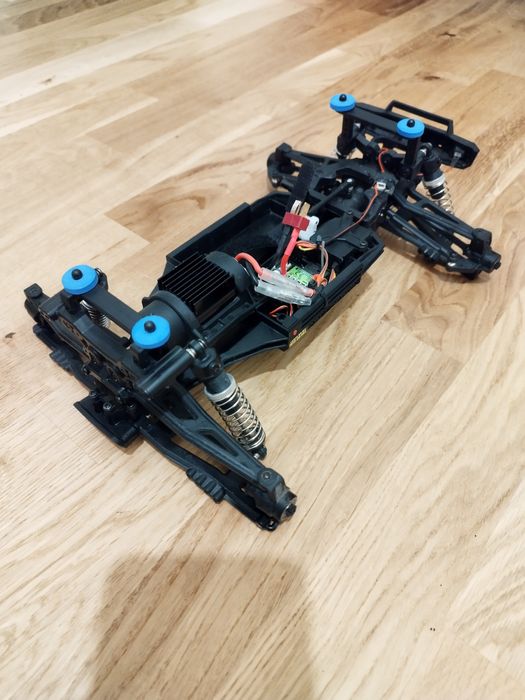 RC кола 4x4 + ъпгрейд комплект