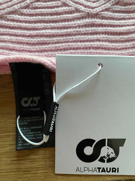 Луксозен шал Alphatauri