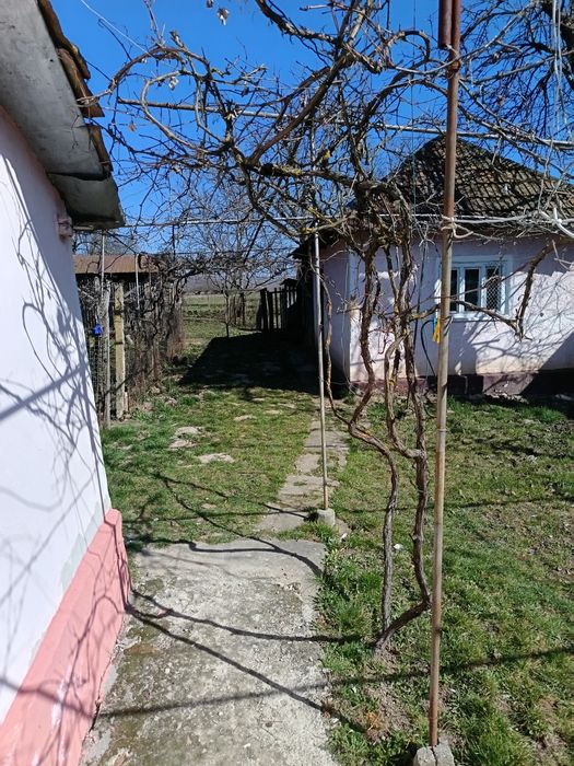 Vând casa în comuna Maeriste 2 camere